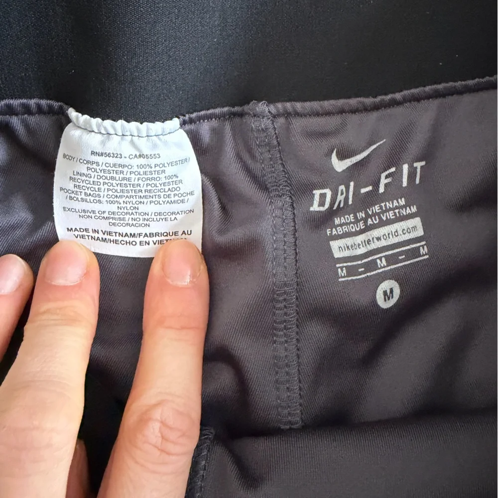Nike Livestrong Shorts with Liner size M - Picture 3 of 5